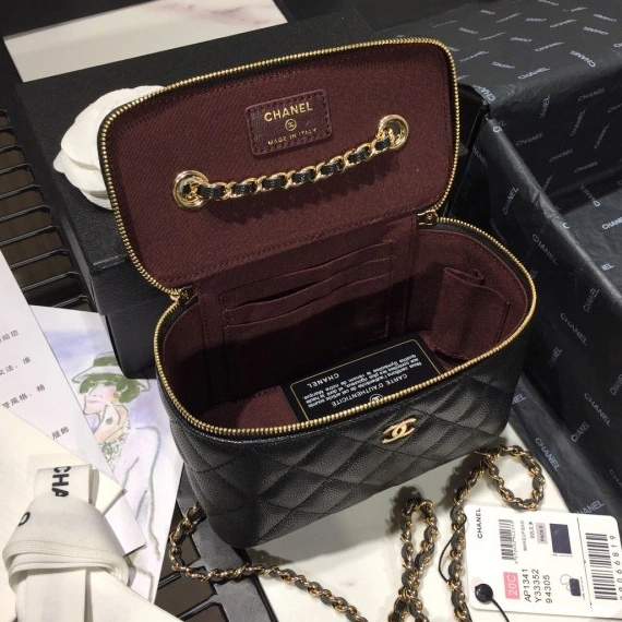 HyperPeter VANITY CHANEL CASE 0722